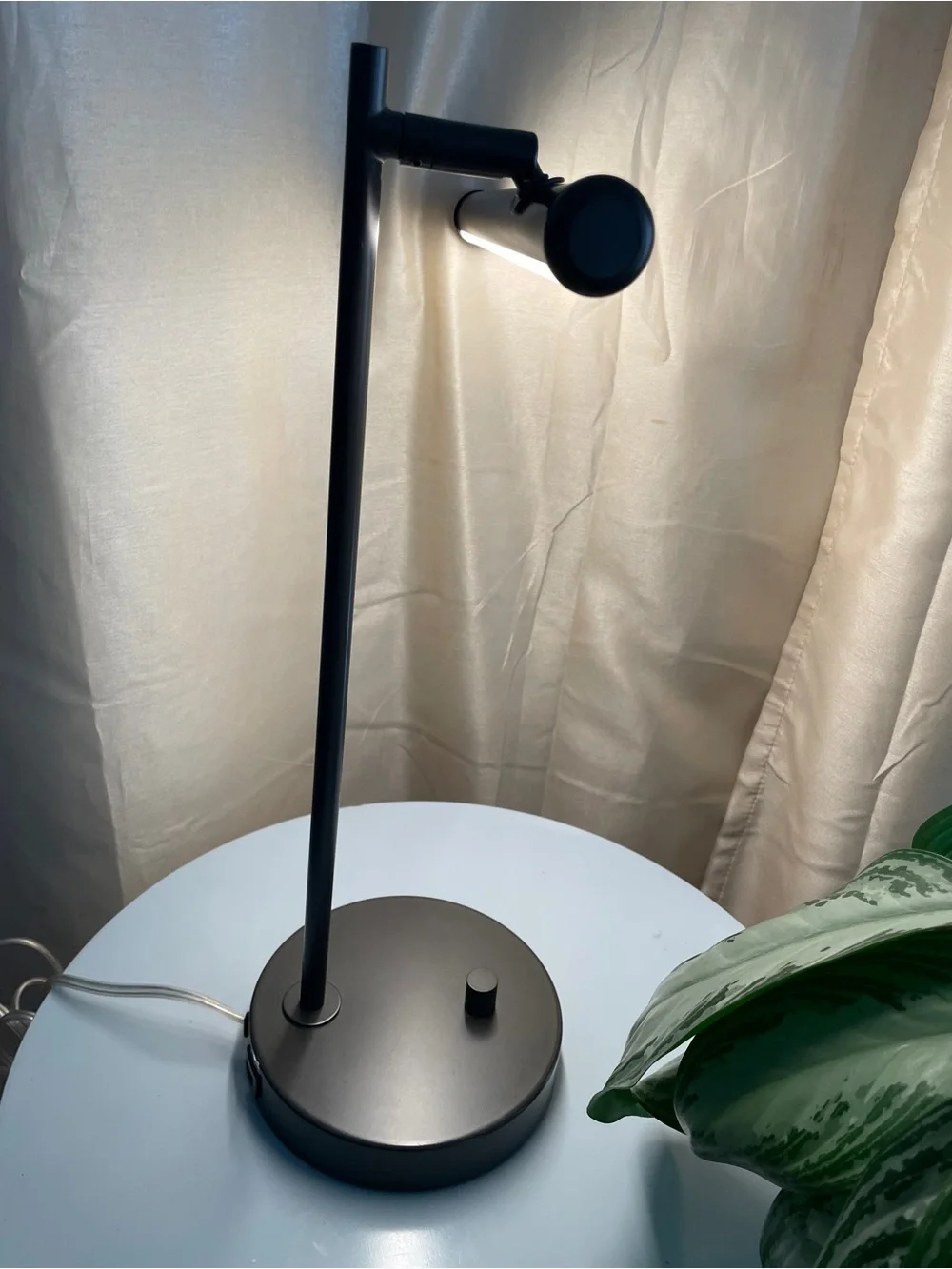 West Elm Matte Rod Black LED Task Lamp Dimmer Switch + USB outlet